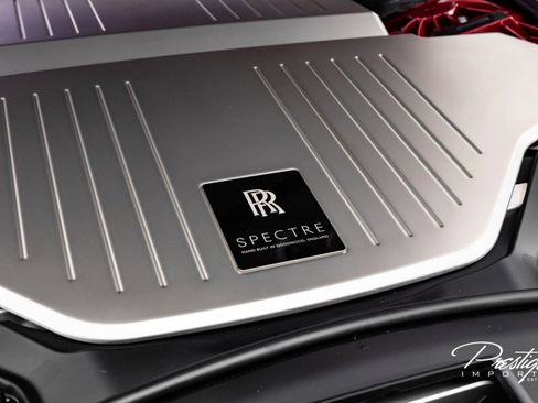 Used 2024 Rolls-Royce Spectre w/ Spectre Launch Package image 7