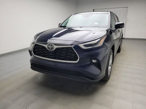 Used 2021 Toyota Highlander LE image 15
