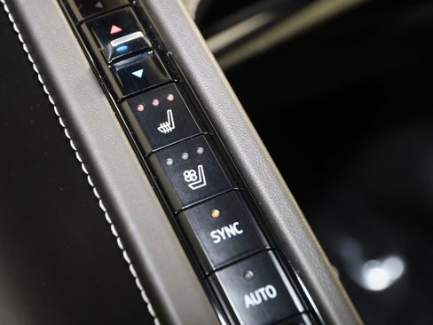 Used 2025 Chevrolet Corvette Stingray Premium Cpe w/ Stealth Interior Trim Package image 8