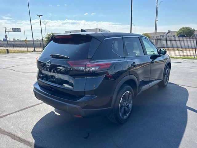 Used 2025 Nissan Rogue SV FWD image 3