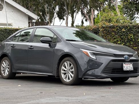 Certified 2024 Toyota Corolla LE w/ LE Convenience Package FWD image 2
