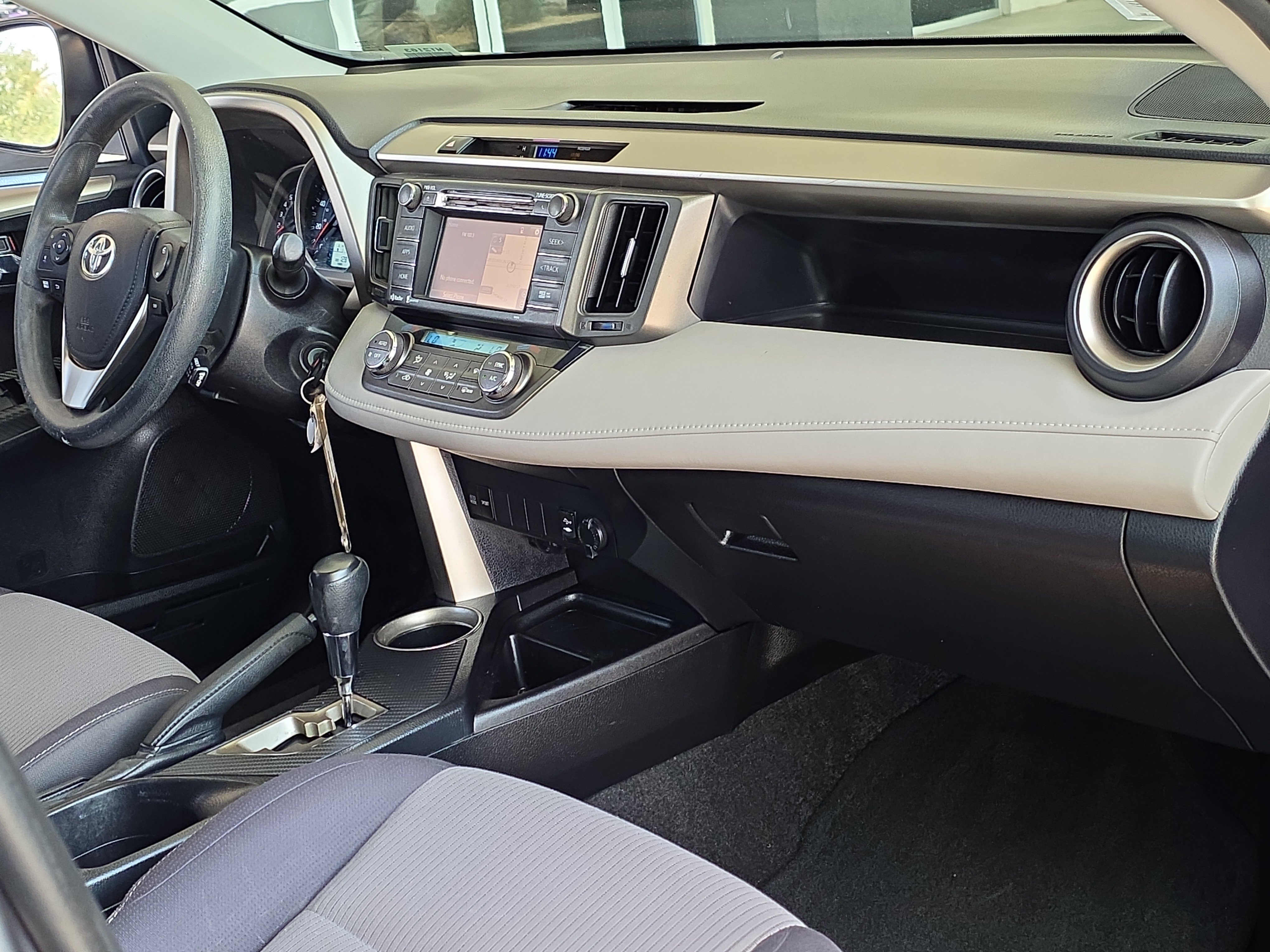 Used 2014 Toyota RAV4 XLE FWD image 28