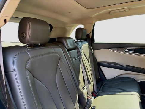 Used 2020 Lincoln Nautilus Reserve AWD/4WD image 29