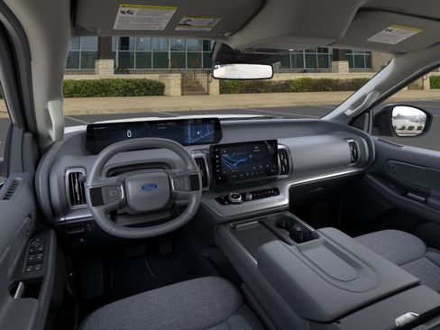 New 2026 Ford Expedition Active RWD image 9
