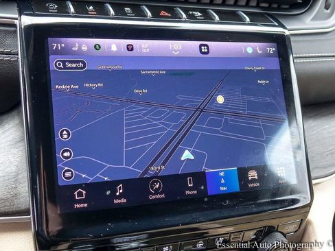 Used 2023 Jeep Grand Cherokee Limited w/ Luxury Tech Group II image 15