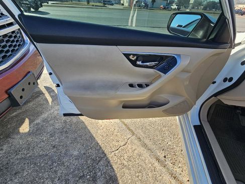 Used 2014 Nissan Altima 2.5 S w/ Sport Value Package image 13