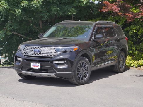 Used 2021 Ford Explorer Limited w/ Hybrid Equipment Group 310A AWD/4WD image 2