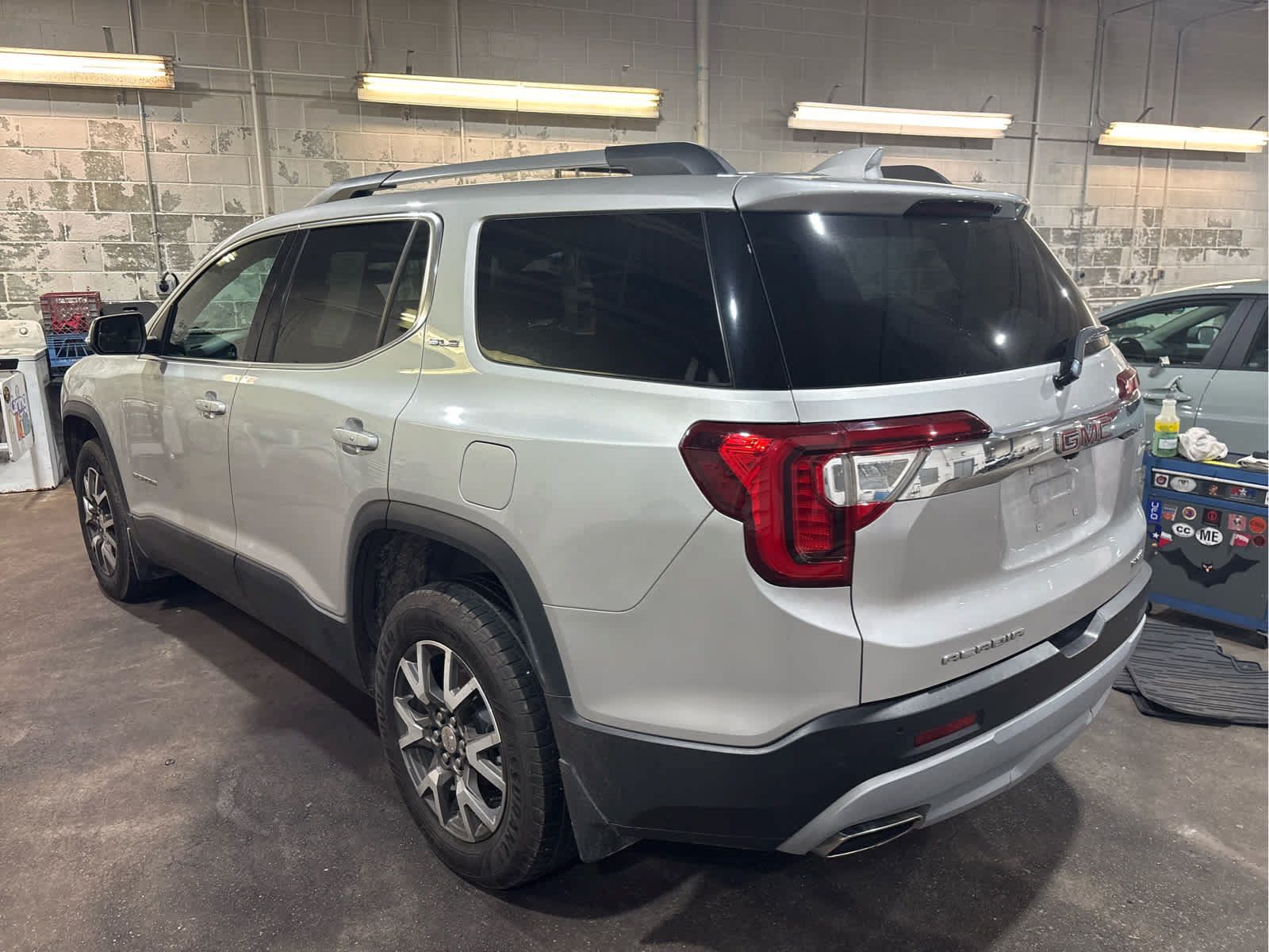 Certified 2020 GMC Acadia SLE w/ Driver Convenience Package AWD/4WD image 5