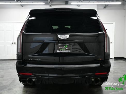 Used 2026 Cadillac Escalade ESV V w/ LPO, ONYX Package AWD/4WD image 12