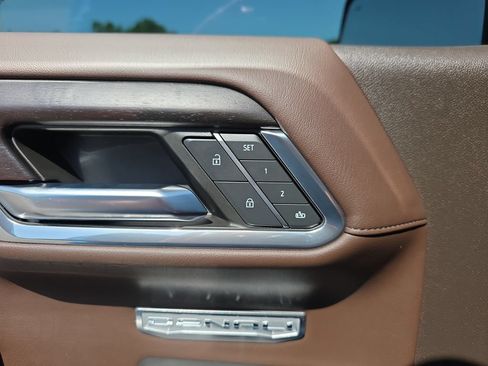 Used 2024 GMC Sierra 1500 Denali AWD/4WD image 19