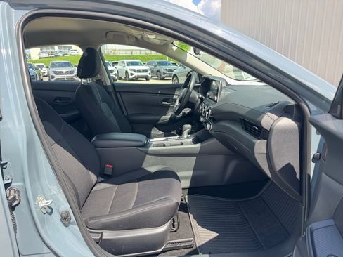 Used 2024 Nissan Sentra SV FWD image 32