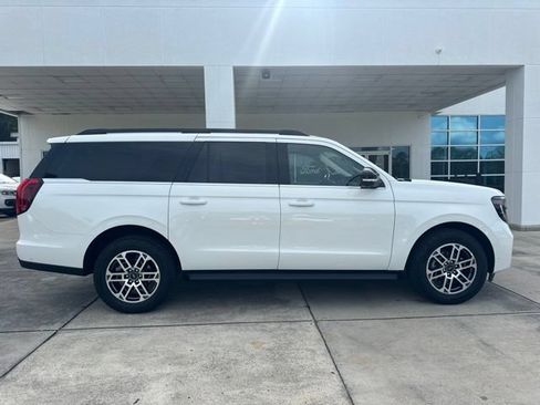Used 2025 Ford Expedition Max Active AWD/4WD image 8