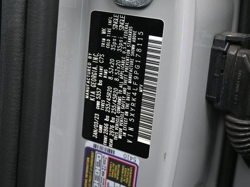 Used 2023 Kia Sorento SX image 19