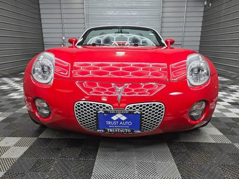 Used 2006 Pontiac Solstice Convertible w/ Premium Package RWD image 4