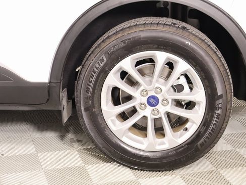 Used 2022 Ford Escape SE image 17