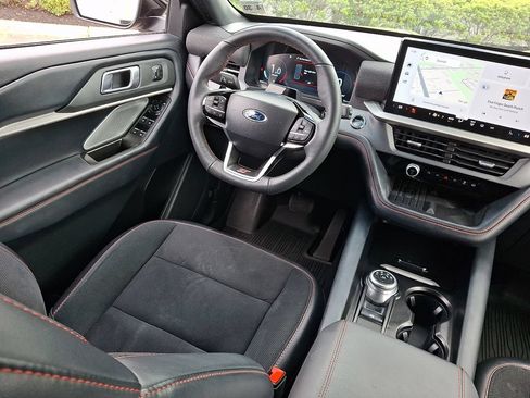 Used 2025 Ford Explorer ST w/ Sun And Sound Package AWD/4WD image 15