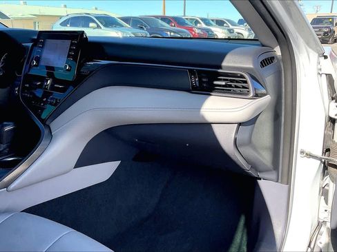 Used 2022 Toyota Camry SE image 18