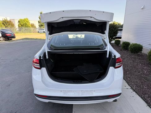 Used 2018 Ford Fusion SE w/ Equipment Group 602A FWD image 32