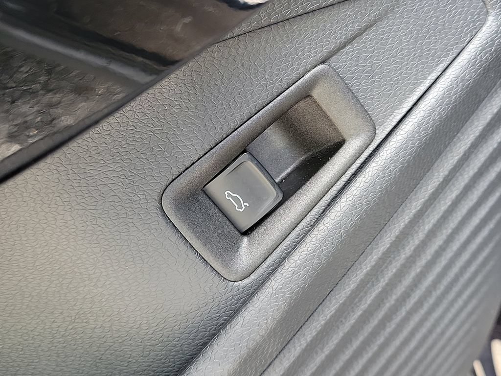 Certified 2025 Volkswagen ID.4 Pro S AWD/4WD image 19