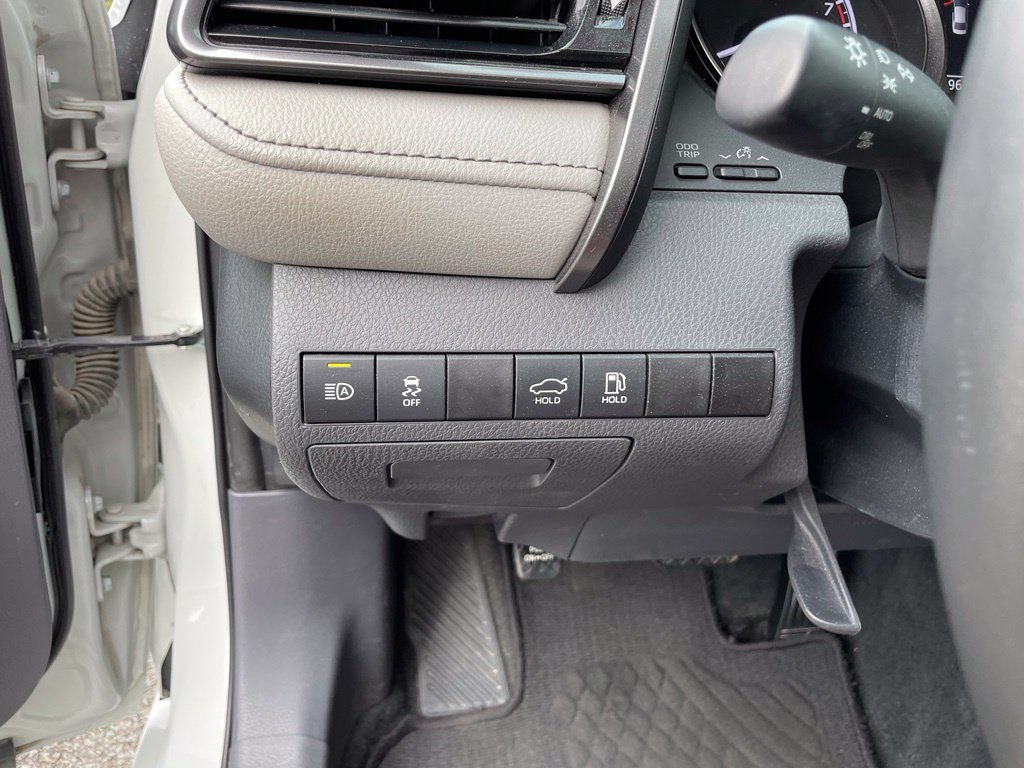 Used 2023 Toyota Camry SE FWD image 12