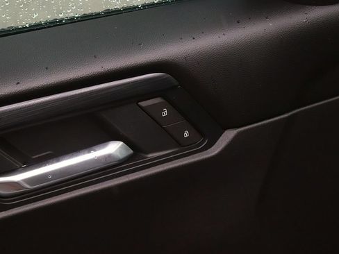 Used 2025 GMC Acadia Elevation FWD image 12