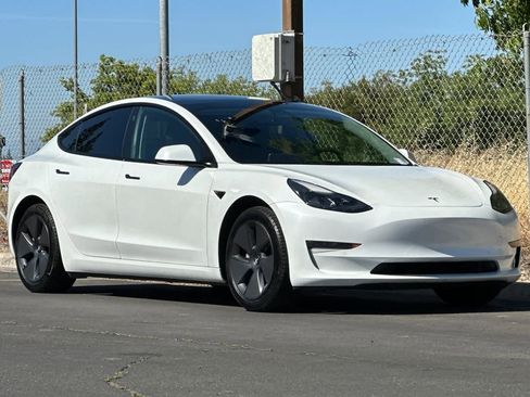 Used 2021 Tesla Model 3 Standard Range Plus RWD image 9