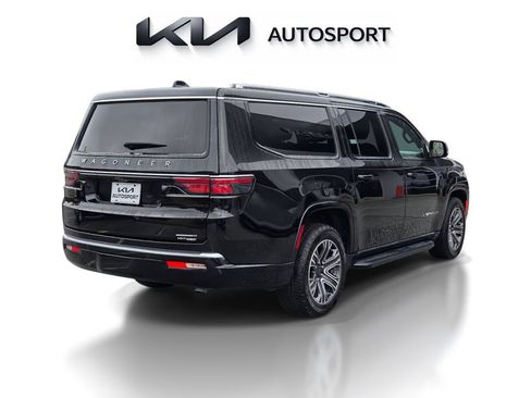 Used 2024 Jeep Wagoneer L Series II w/ Flexible Seating Group RWD image 8
