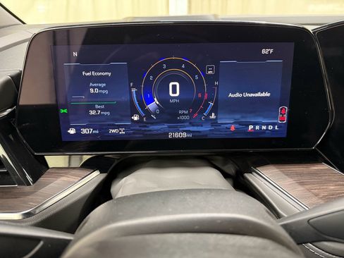 Certified 2025 Chevrolet Suburban Z71 AWD/4WD image 34