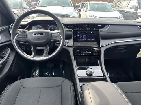 New 2025 Jeep Grand Cherokee Laredo X image 7
