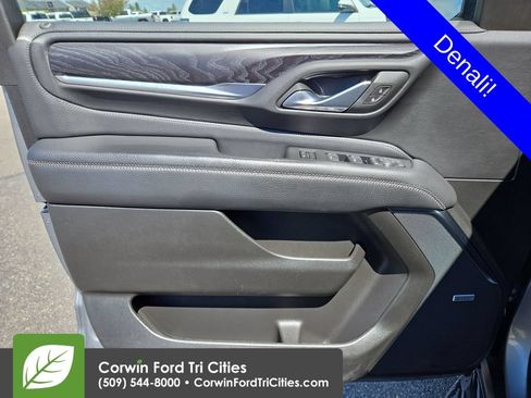 Used 2024 GMC Yukon XL Denali AWD/4WD image 14
