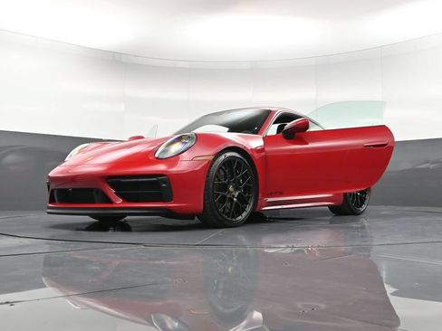 Used 2024 Porsche 911 Carrera GTS RWD image 38