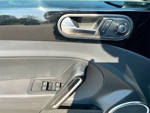 Used 2019 Volkswagen Beetle 2.0T S image 17