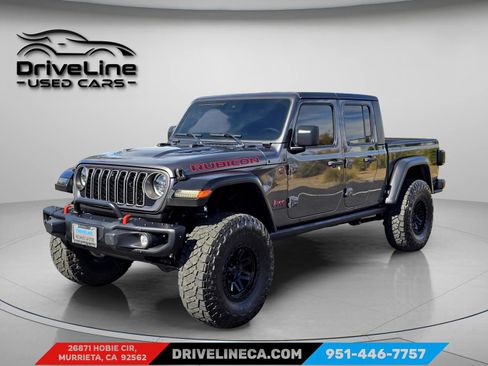 Used 2024 Jeep Gladiator Rubicon w/ Technology Group AWD/4WD image 1