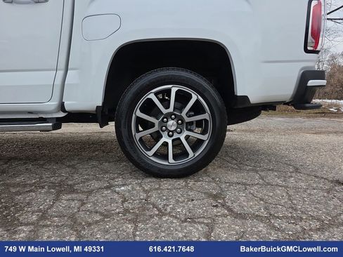 Used 2022 GMC Canyon Denali image 32