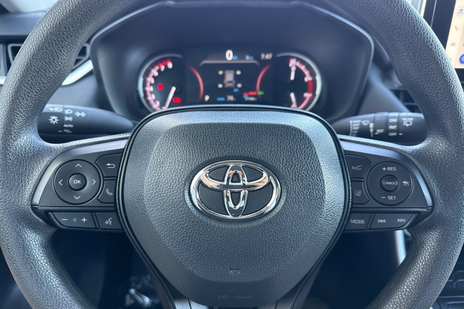 Certified 2025 Toyota RAV4 XLE FWD image 23