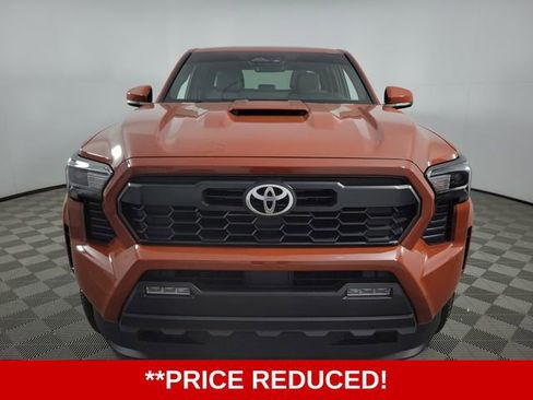 Used 2025 Toyota Tacoma TRD Sport image 2