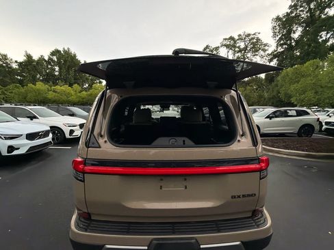 Used 2025 Lexus GX 550 AWD/4WD image 11