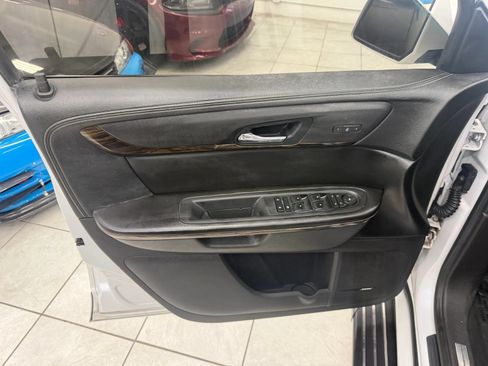 Used 2016 GMC Acadia Denali AWD/4WD image 13