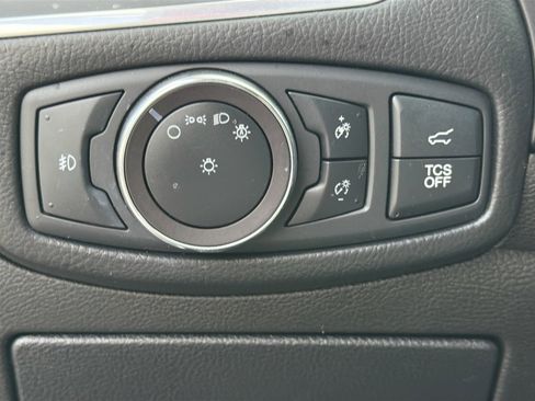 Used 2020 Ford Edge Titanium image 34