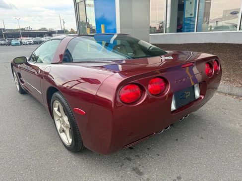 Used 2003 Chevrolet Corvette Coupe w/ Preferred Equipment Group RWD image 7
