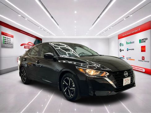 Used 2025 Nissan Sentra SV FWD image 2
