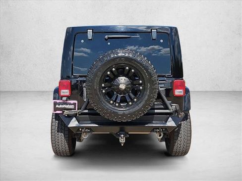 Used 2012 Jeep Wrangler Unlimited Rubicon w/ Dual Top Group AWD/4WD image 7