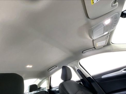 Used 2020 Ford Fusion SE image 22