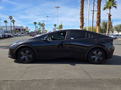 Used 2025 Toyota Prius LE image 6