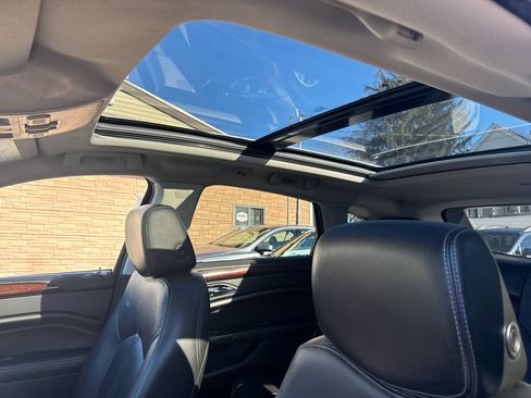 Used 2016 Cadillac SRX Luxury w/ Driver Awareness Package image 33