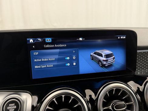 Used 2025 Mercedes-Benz GLB 250 image 19