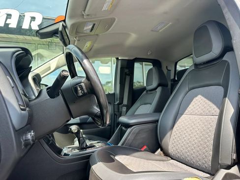 Used 2017 Chevrolet Colorado Z71 AWD/4WD image 8