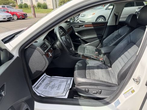 Used 2013 Volkswagen Passat TDI SEL Premium FWD image 11