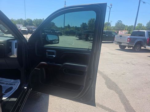 Used 2017 GMC Sierra 1500 SLE w/ SLE Value Package AWD/4WD image 10