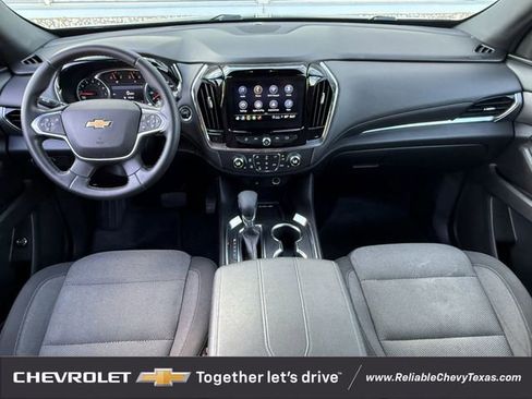 Used 2023 Chevrolet Traverse LT FWD image 11